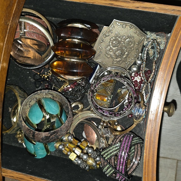 Random Pull Brand New With Jewelry Bundle - Picture 7 of 9